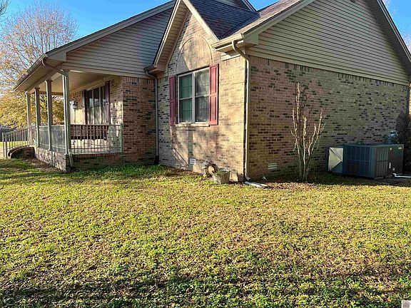 3rd image of 160 Chelsea Dr