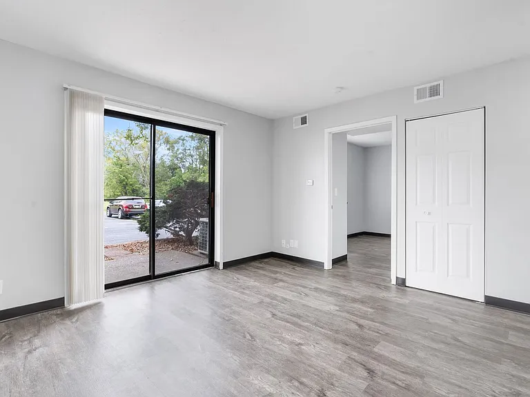 Breckenridge Davenport Apartments — Photo 101