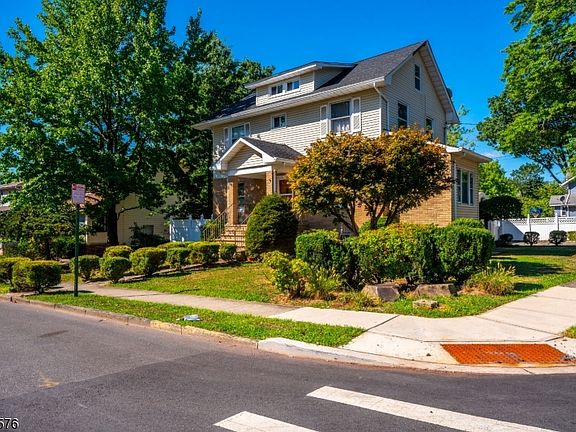 4th image of 10 Highland Ave
