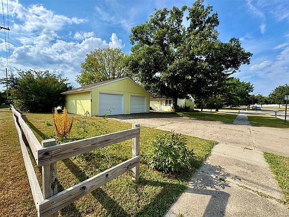 5th image of 1112 Woodland Dr