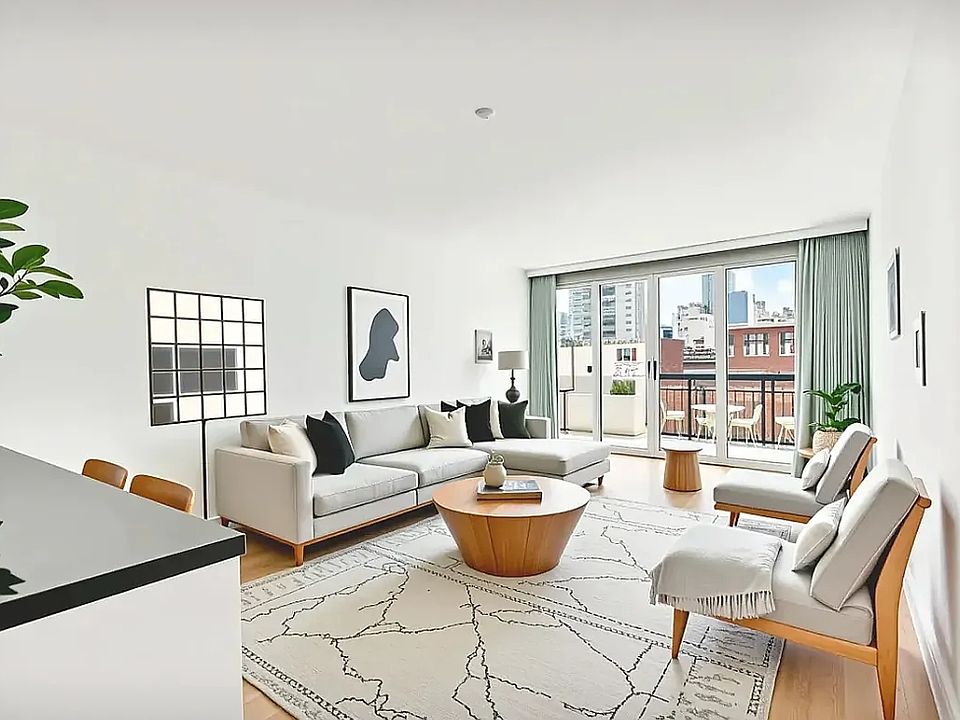 1st image of 70 W 37th St Penthouse 17