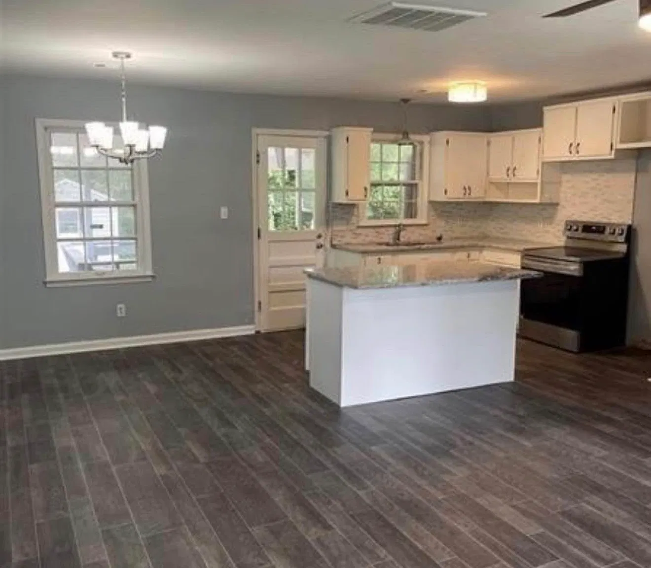 4 bed, 1600 sqft, $2,000 — Photo 2