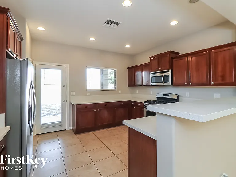 11144 E Sutter Ave — Photo 7