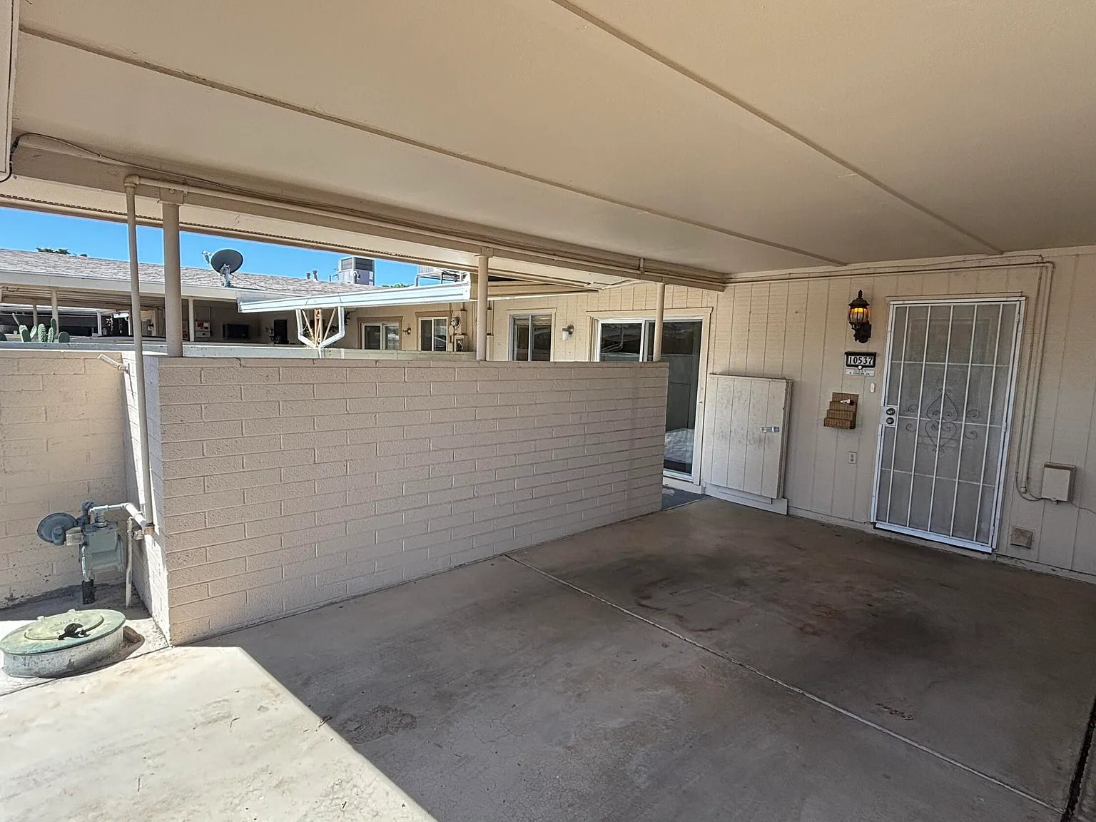 1 bed, 1.0 bath, 879 sqft, $1,250 — Photo 2