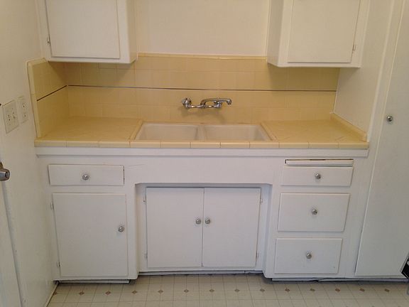 4th image of 1109 N Monterey St APT C
