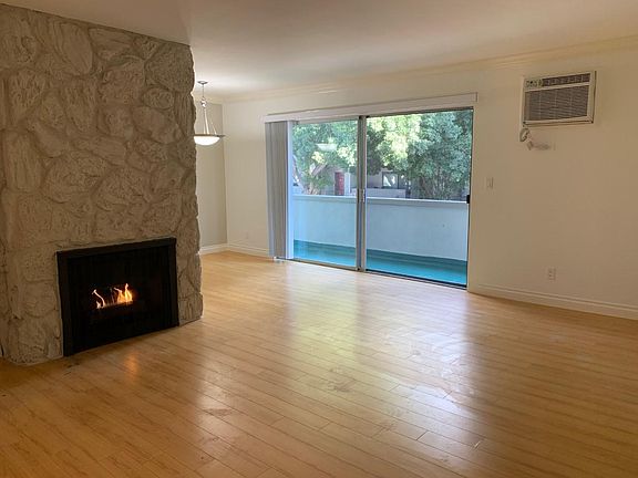 2nd image of 1339 Barry Ave