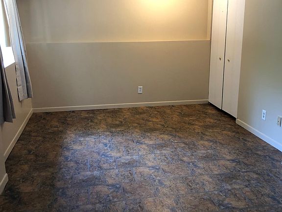 4th image of 252 Stoddard Ave