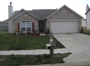 14058 N Meadow Lake Dr, Fishers, IN 46038