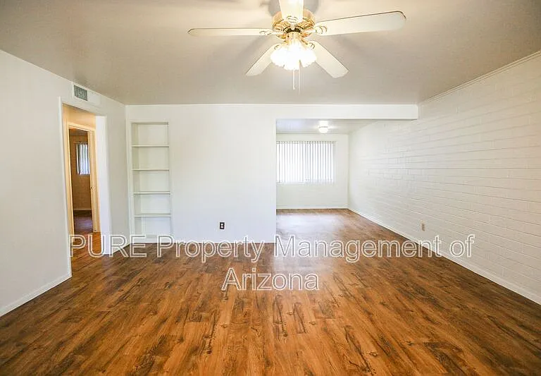 221 E 2nd Ave #9 — Photo 3