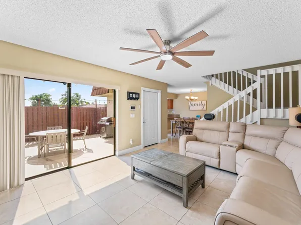 1162 SW 120th Way, Davie, FL 33325