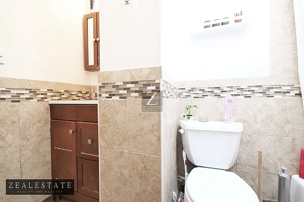 Rented by ZealEstate Group Inc | media 29