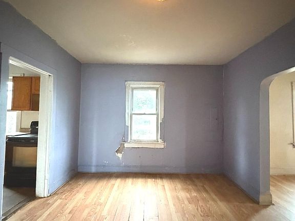 5th image of 3905 Byers St