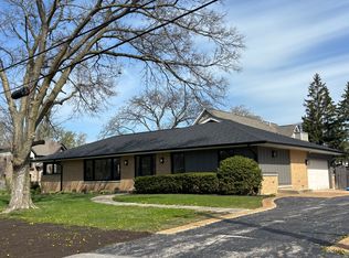 3534 Garden St, Northbrook, IL