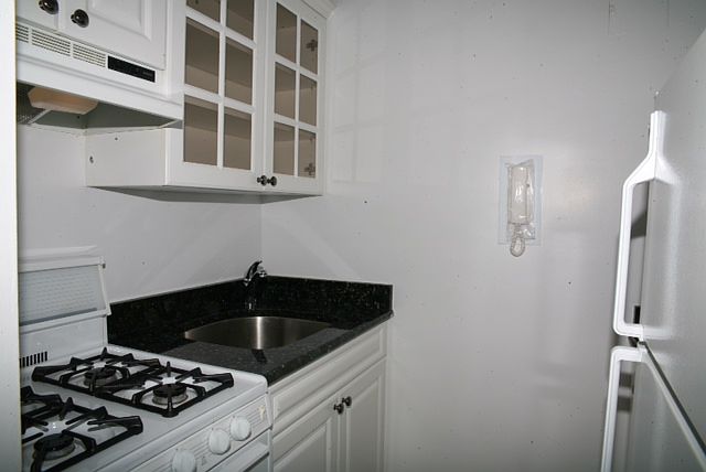 1st image of 201 E 19th St APT 10G