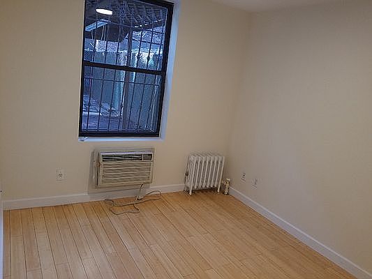 4th image of 319 W 30th St APT 1R