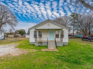 200 Deering St, Laurens, SC 29360