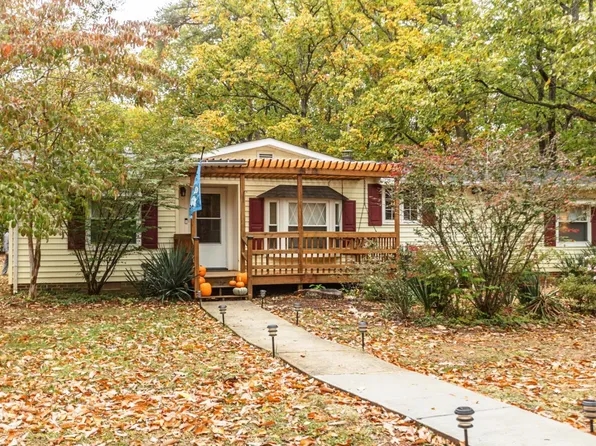 301 Log Cabin Rd, Appomattox, VA 24522