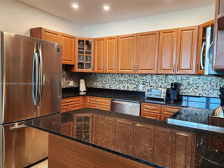 3505 S Ocean Dr #320 — Photo 10