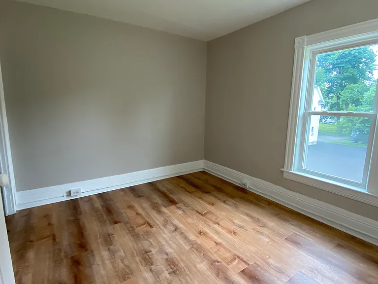 9 Lewis Pl — Photo 7
