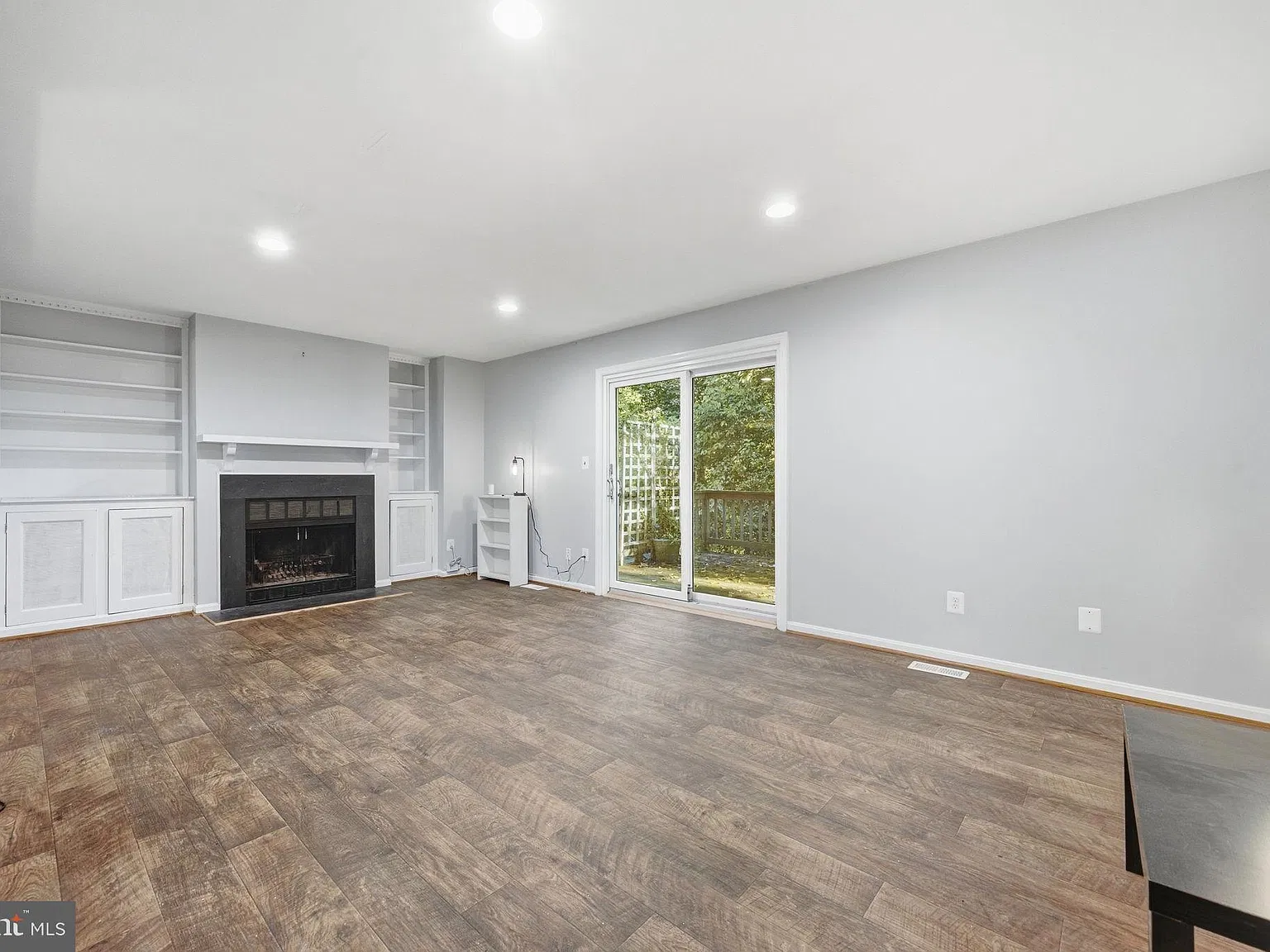 3 bed, 4.0 bath, 2719 sqft, $3,100 — Photo 4