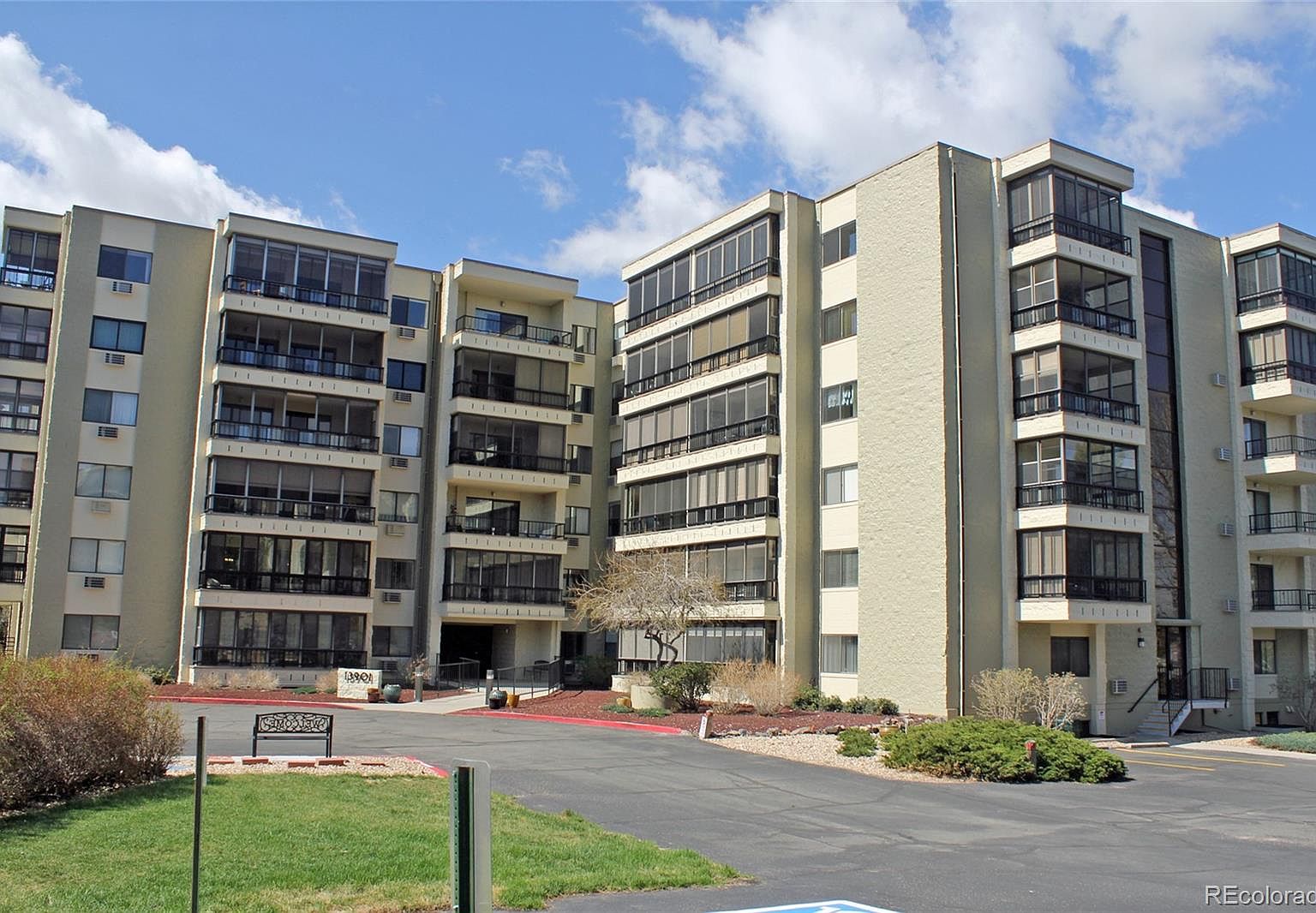 13901 E Marina Drive Bldg 244 #114