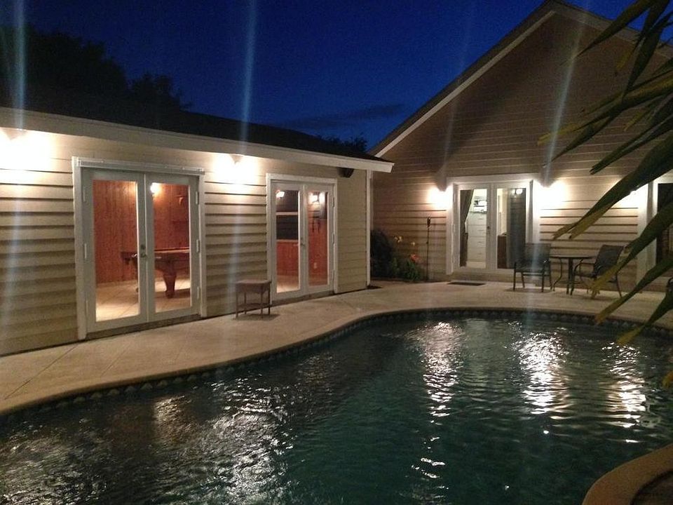 1st image of 1116 N Lakeside Dr
