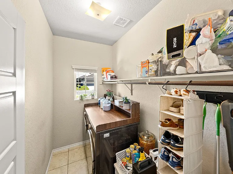 5702 Cicada Cir — Photo 29