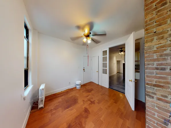 290 Harman Street image 2 of 13