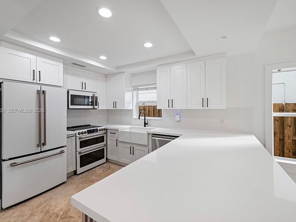 4th image of 2922 Virginia St #2922