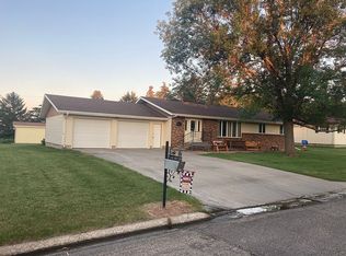 912 4th Ave S, Clear Lake, SD 57226