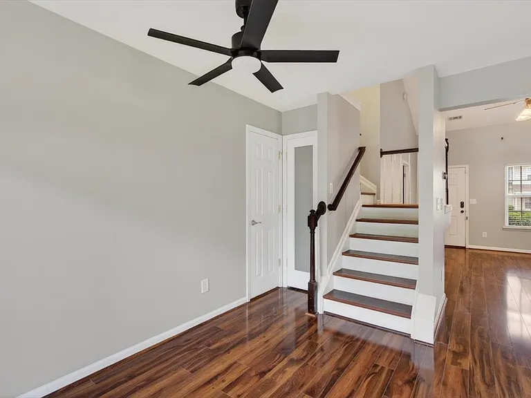 3445 Broadwick St — Photo 2