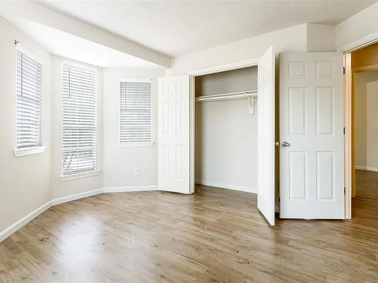 1138 Evandale Ln — Photo 26