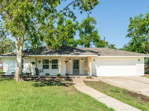 501 Elm St, Lake Jackson, TX 77566