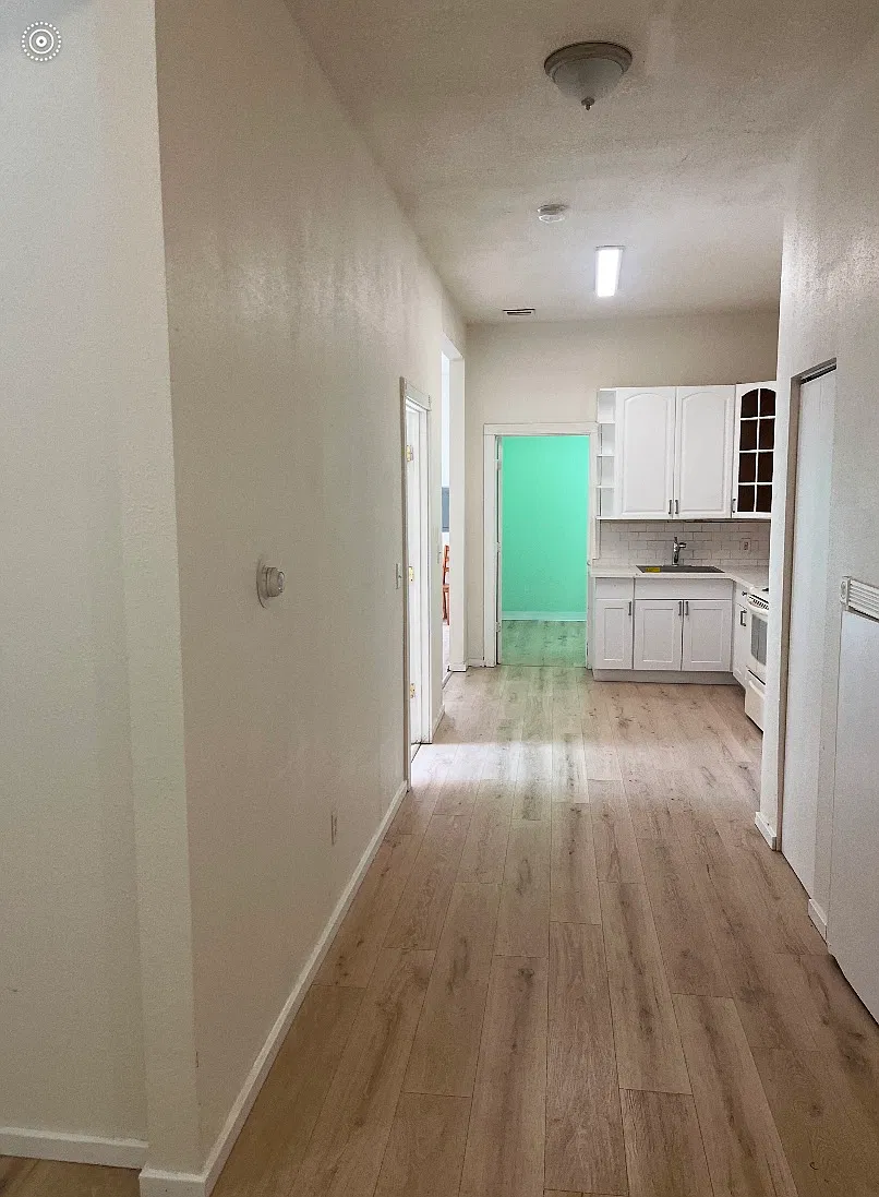 4 bed, 1600 sqft, $2,600 — Photo 2