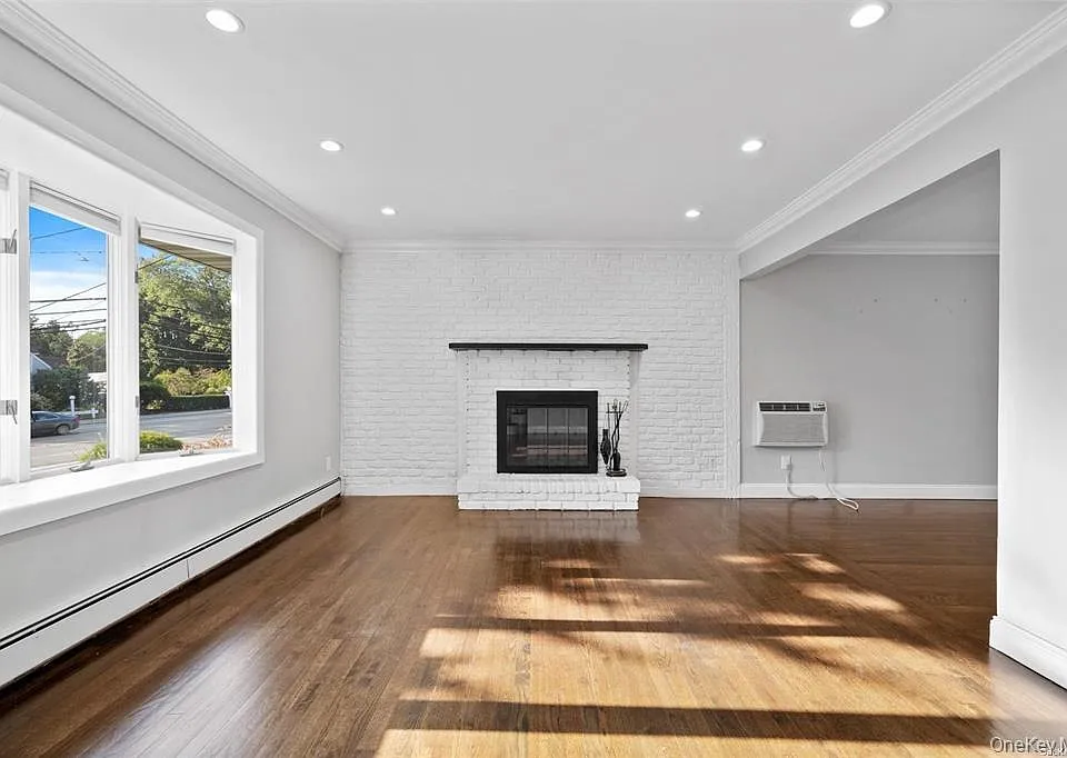 228 Oakwood Rd
