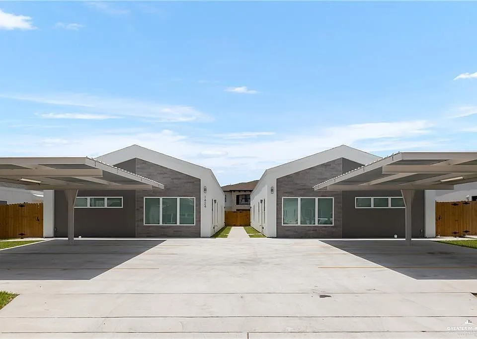 1424 E Hibiscus Ave #3
