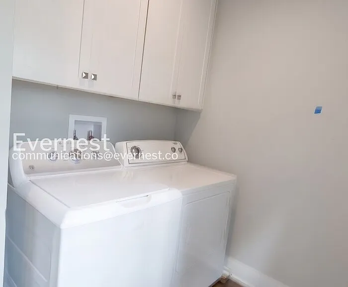 2115 Burns St — Photo 18