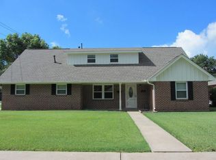 2501 Meadow Ln, La Marque, TX 77568