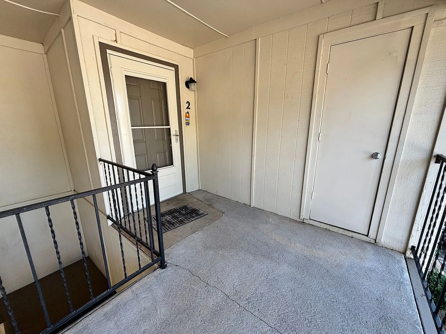 3-bedroom, 2-bathroom condo in Norman with central heat and air and washer and dryer provided — Photo 2
