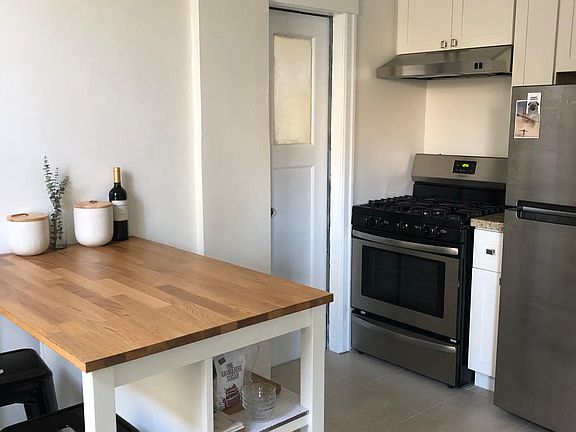 5th image of 1000 Judah St #105