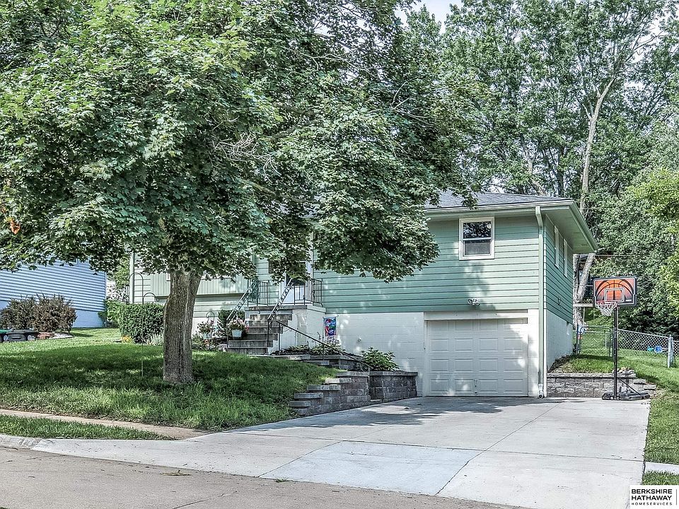 2nd image of 2318 S 125th St