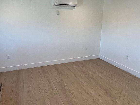 4th image of 6723 Vineland Ave #A