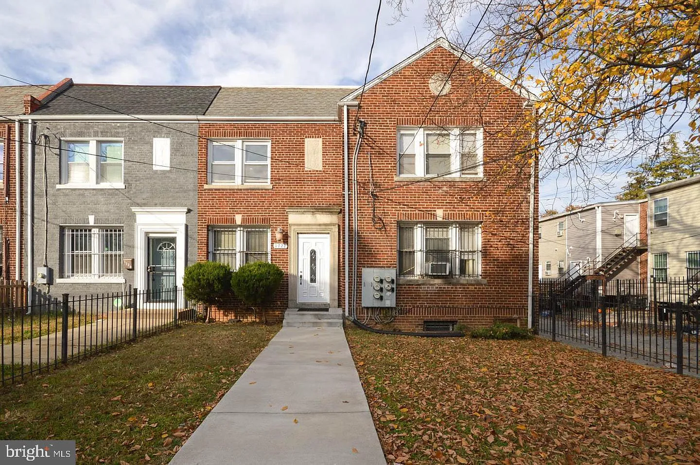 1722 T St SE photo 1