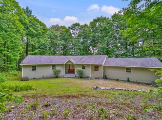 435 Chipmunk Ln, Montrose, PA 18801