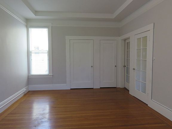 2nd image of 420 Lake St #4