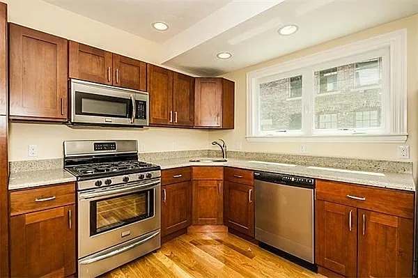 18 Cottage Park Ave #1A — Photo 8