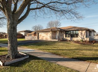 8042 Meadowbrook Ln, Orland Park, IL