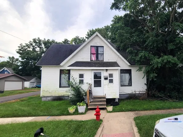 1114 W 4th St, Dixon, IL 61021