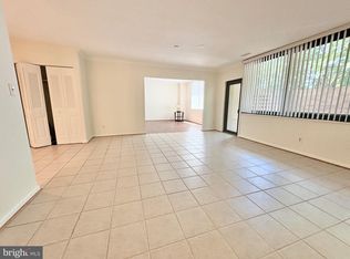 3713 George Mason Dr #T5w, Falls Church, VA 22041