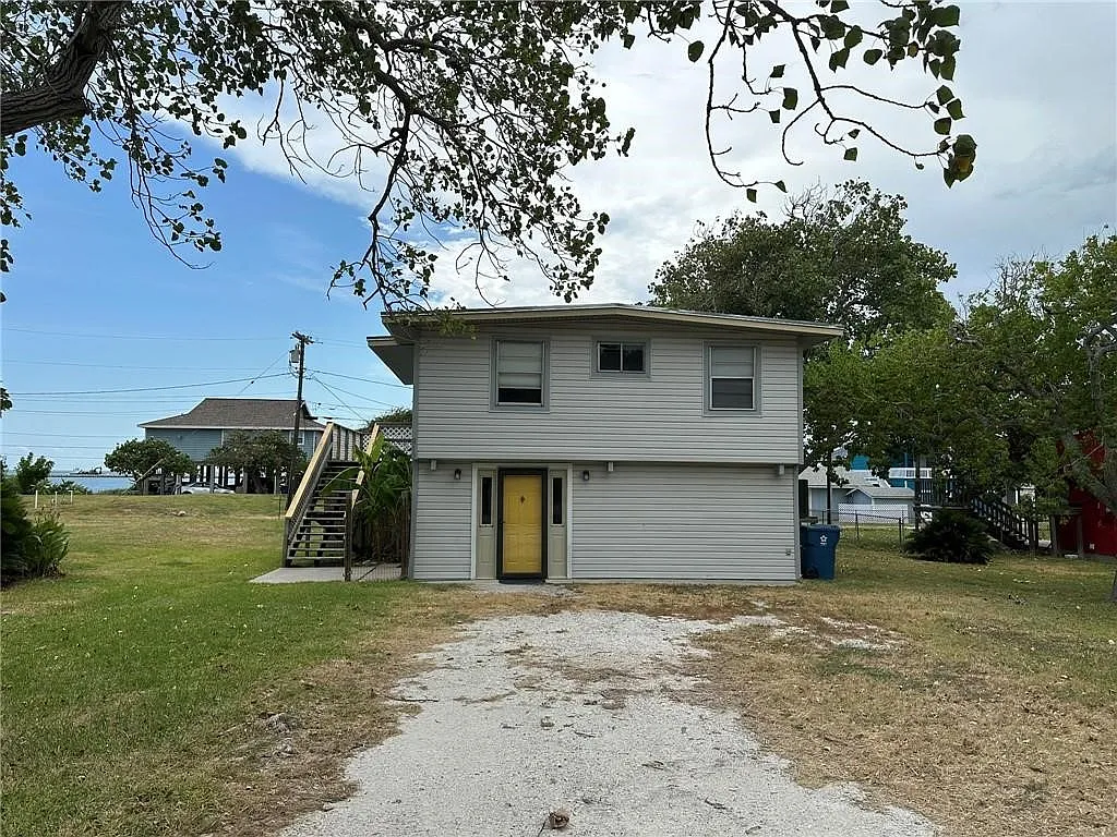 3 bed, 2.0 bath, 1680 sqft, $2,290 — Photo 1